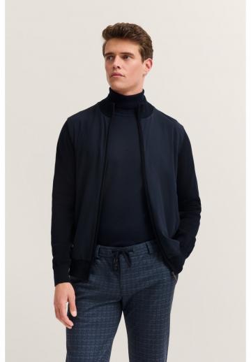 Вязаная кофта