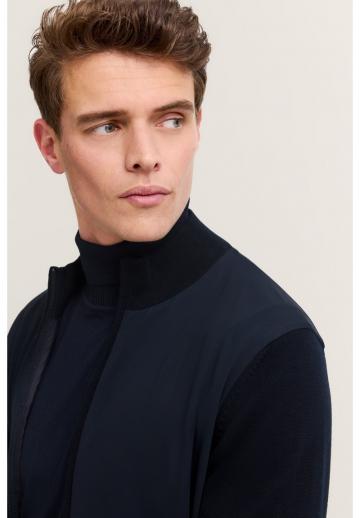 Вязаная кофта