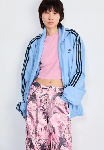 Брюки с накладными карманами