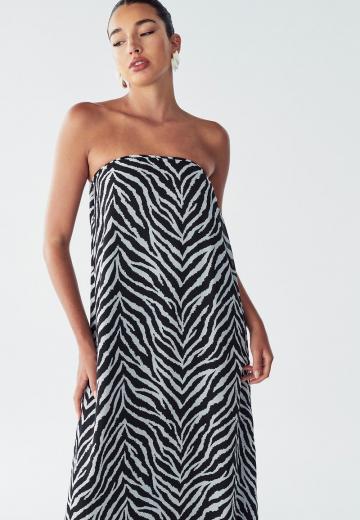 Платье без бретелек