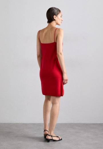 Вязаное платье