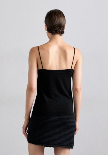 Топ на бретельках