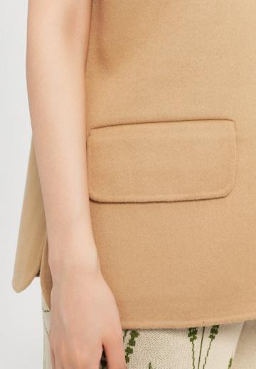 Блузка без рукавов