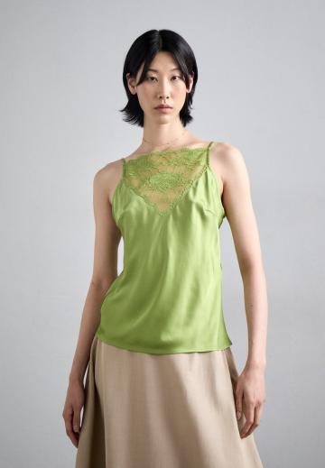 Атласная блузка