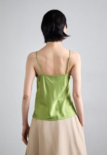 Атласная блузка