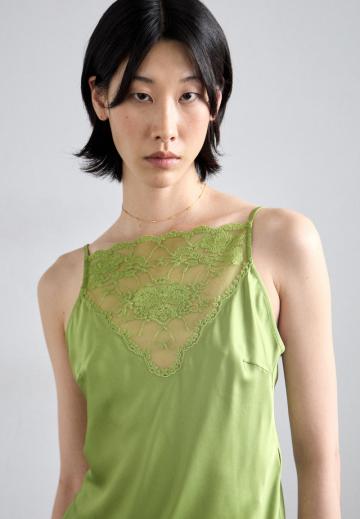 Атласная блузка