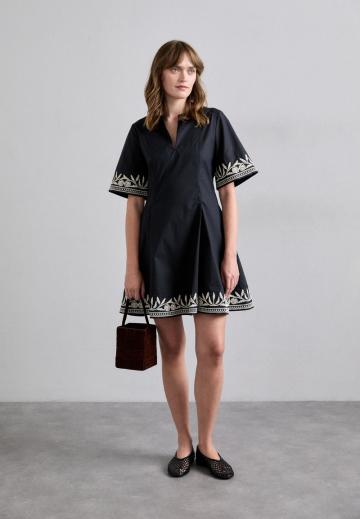 Короткое платье