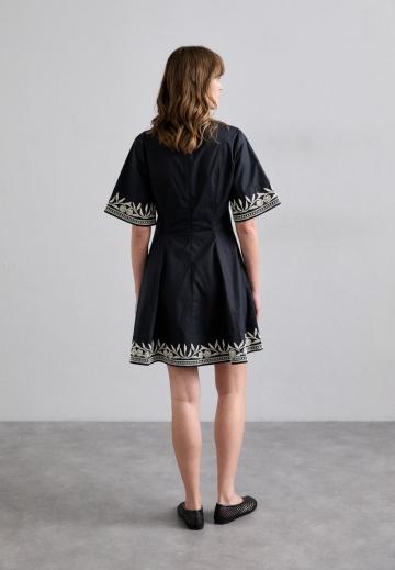 Короткое платье