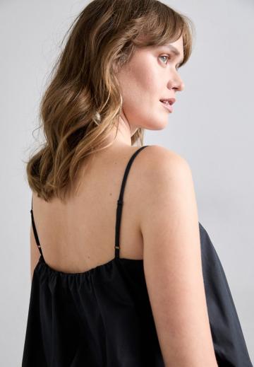 Топ на бретельках