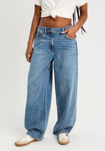 Свободные джинсы