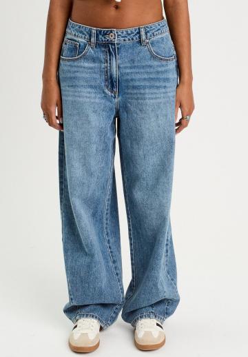 Свободные джинсы