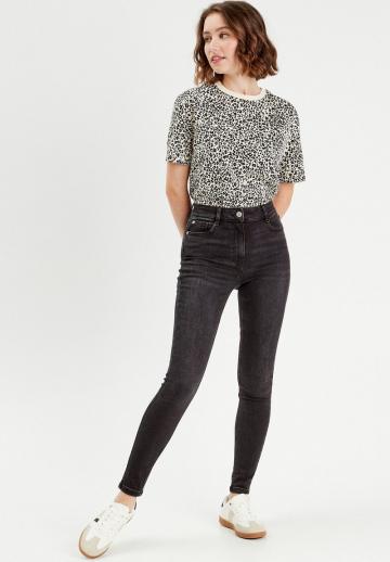 Узкие джинсы