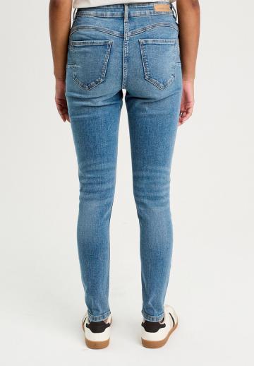 Узкие джинсы