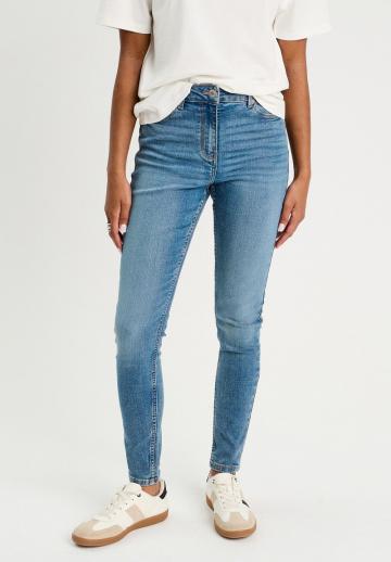 Узкие джинсы