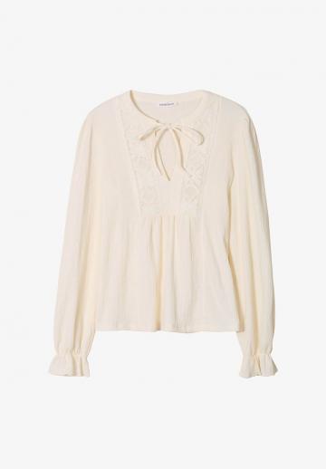 Кружевная блузка