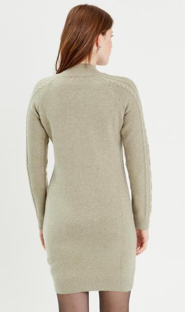 Вязаное платье