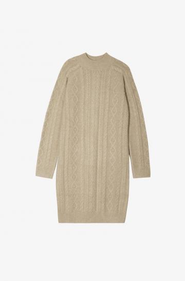 Вязаное платье