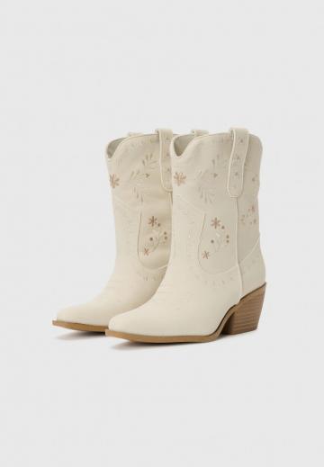 Ковбойские сапожки