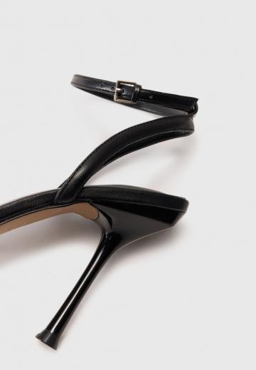 Туфли на высоком каблуке