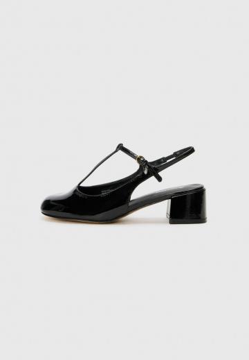 Туфли с ремешком