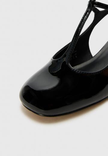 Туфли с ремешком