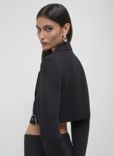 Короткий блейзер