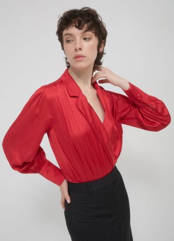 Атласная блузка