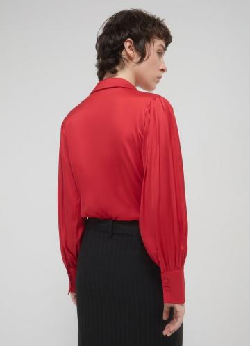 Атласная блузка