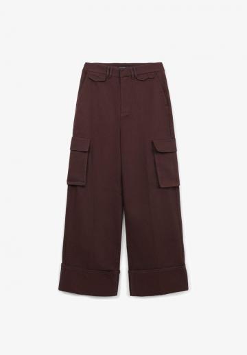 Брюки с накладными карманами