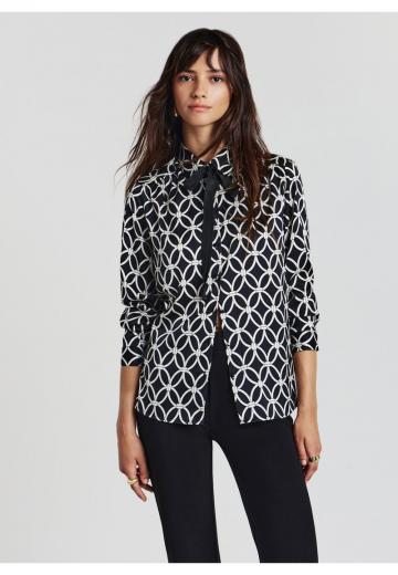 Атласная блузка