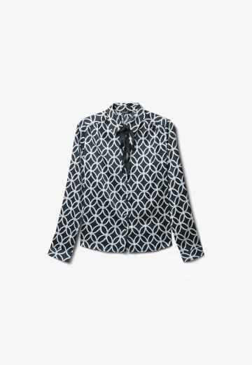 Атласная блузка