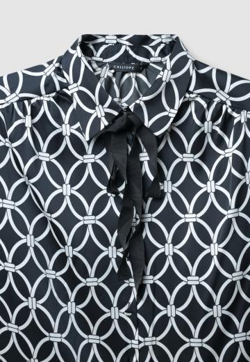 Атласная блузка