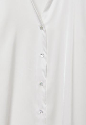 Атласная блузка