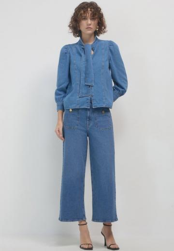 Короткие джинсы