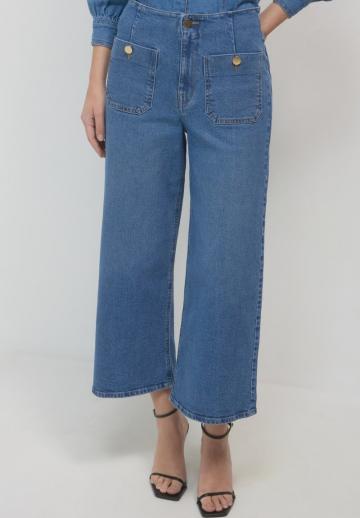 Короткие джинсы