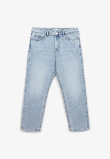 Прямые джинсы