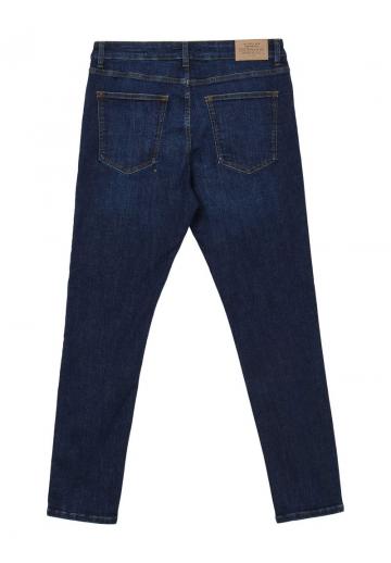 Узкие джинсы