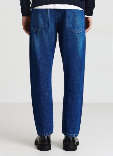 Узкие джинсы