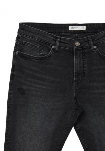 Узкие джинсы