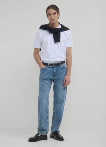 Прямые джинсы