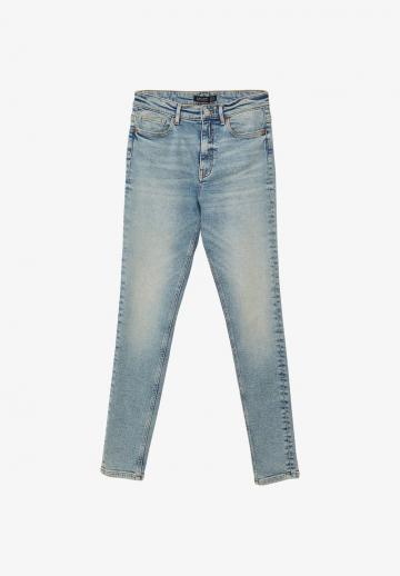 Узкие джинсы