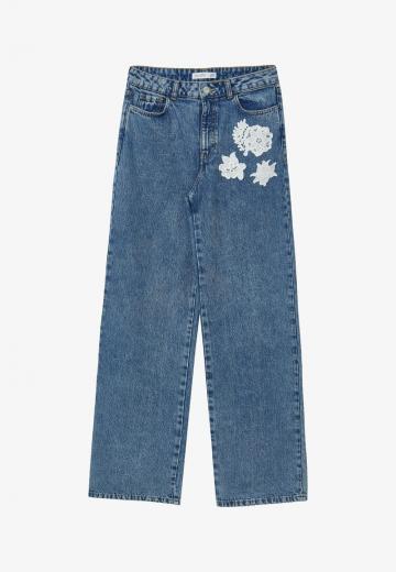 Прямые джинсы