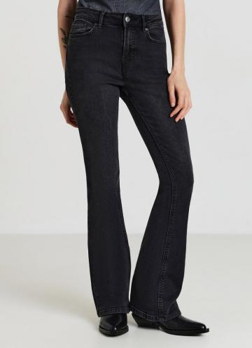 Клешеные брюки