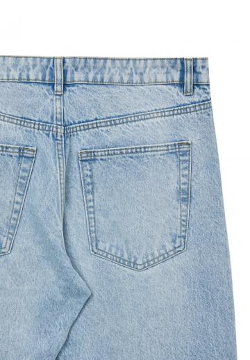 Прямые джинсы