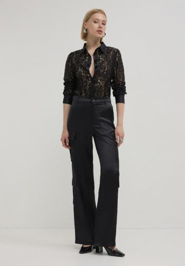 Брюки с накладными карманами