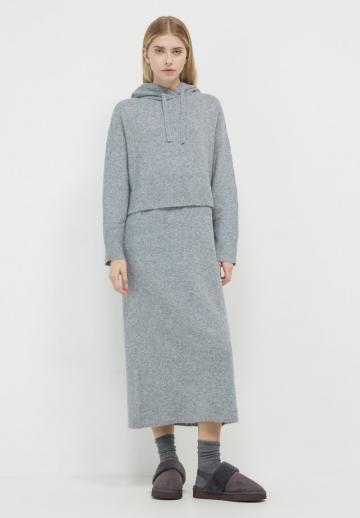 Вязаное платье