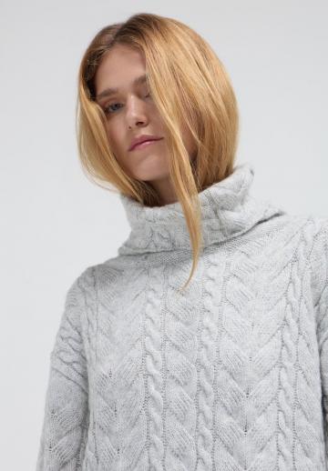 Вязаное платье