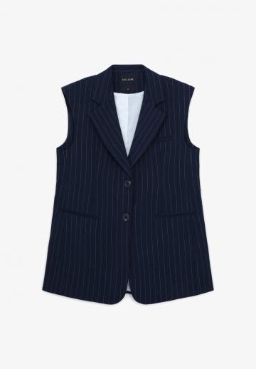 Длинный жилет