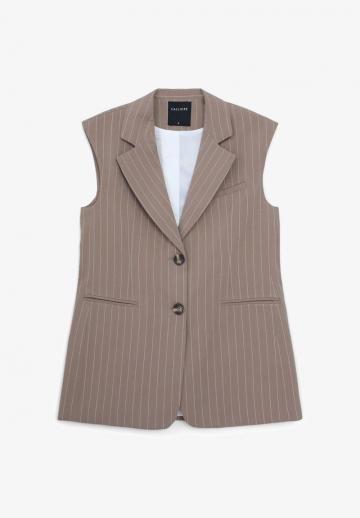 Длинный жилет