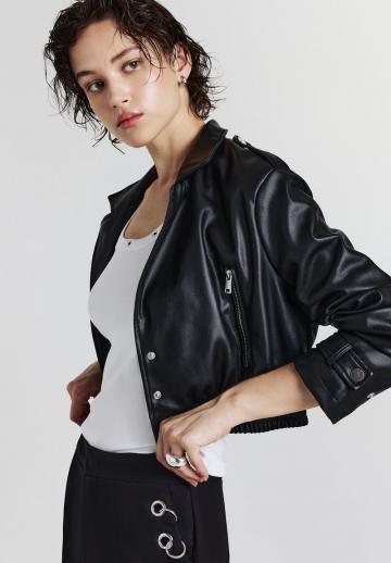 Короткий блейзер